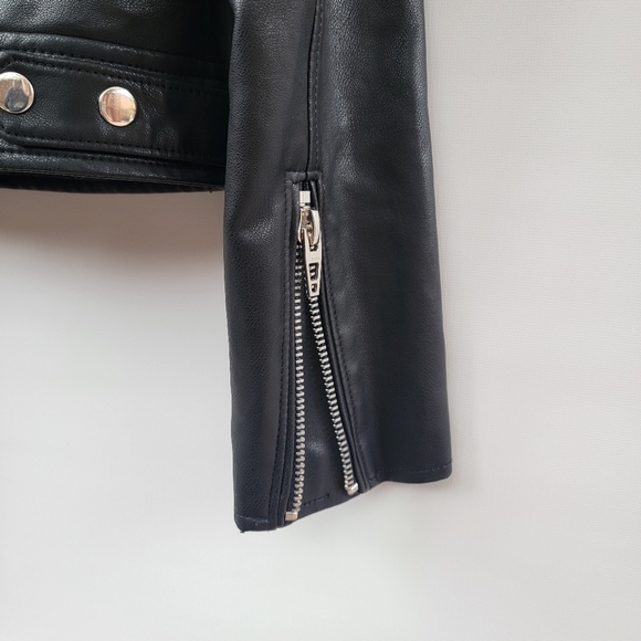BlankNYC Black Moto Jacket Size XS Faux Leather Minimalist Chic Silver Zippers - Picture 9 of 16